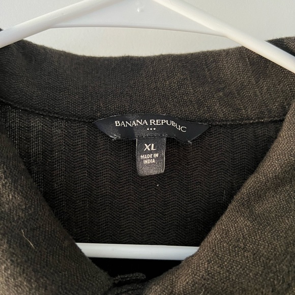 Banana Republic Men's Long Sleeve Button-Up Shirt - Picture 2 of 4